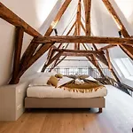 Διαμέρισμα Huswell - City-view Loft With Wooden Beams And Mezzanine Γάνδη