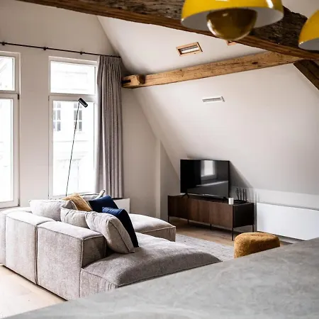 Huswell - City-view Loft With Wooden Beams And Mezzanine *