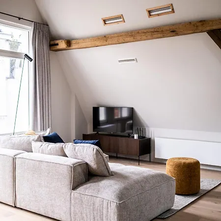 Huswell - City-view Loft With Wooden Beams And Mezzanine Apartment