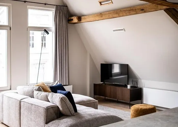 Huswell - City-view Loft With Wooden Beams And Mezzanine *