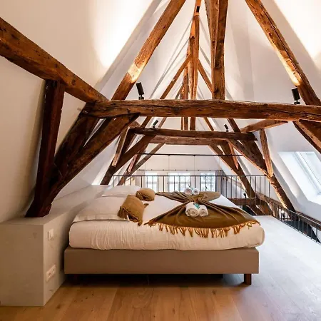 アパート Huswell - City-view Loft With Wooden Beams And Mezzanine *